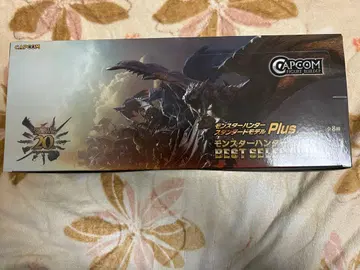 몬스터 헌터 20주년 기념 피규어 세트