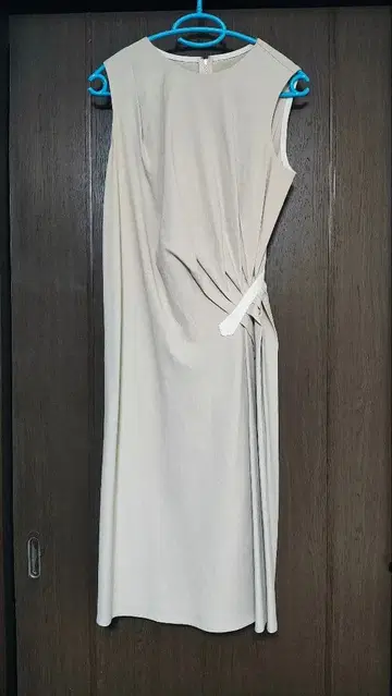 서포트 서피스 생성색 슬리브리스 원피스