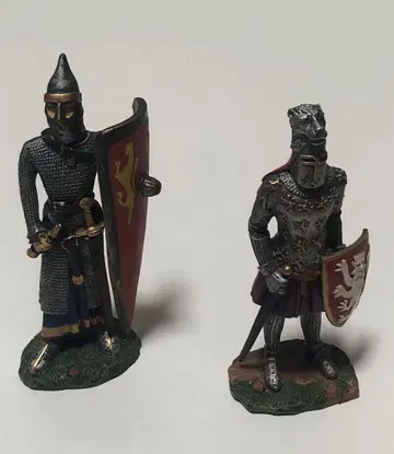 기사 피규어 2체 세트