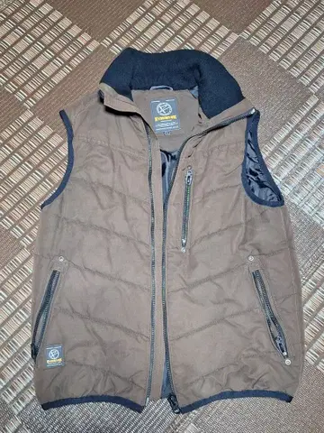 EVENRIVER 브라운 다운 베스트 L 사이즈