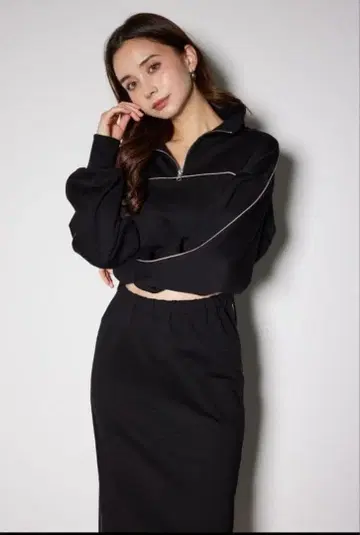 새상품급 rienda 하프 지퍼 트랙 맨투맨 타이트 원피스