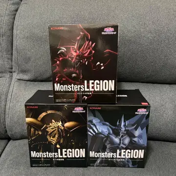 유희왕 오시리스의 천공룡 오벨리스크의 거신병 라의 익신룡 피규어