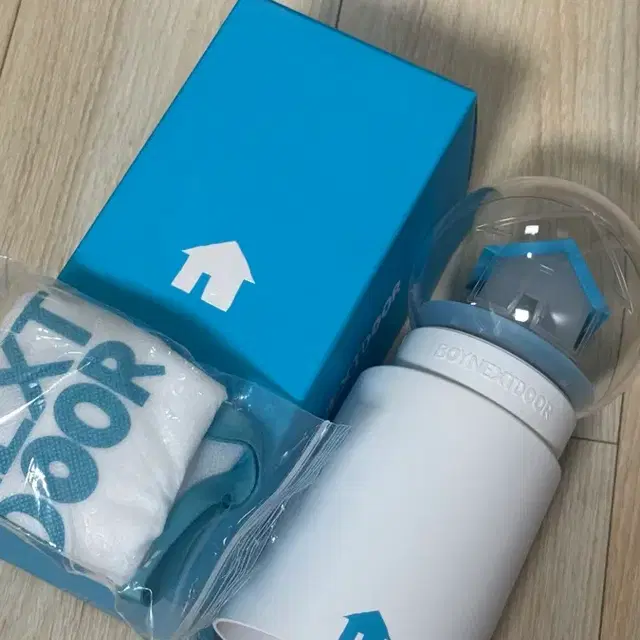 보이넥스트도어 응원봉 무드등 버전 급처분