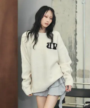 ACLENT 포인트 샤기 로고 루즈 니트