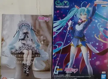 하츠네 미쿠 피규어 2점 세트