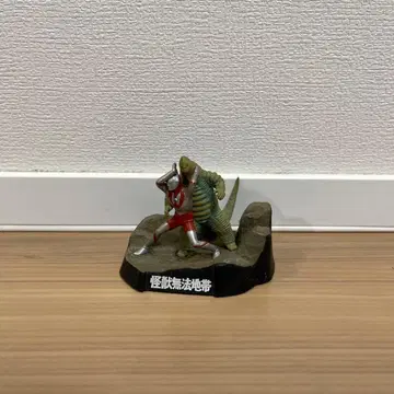 울트라 괴수 명감 [ 괴수 무법지대 ] 울트라맨 대 레드킹