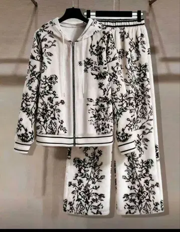 꽃무늬 후드 부착 셋업