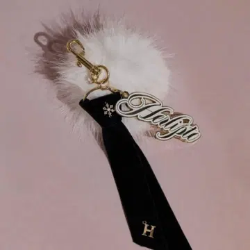 미사용 새상품 Winter Dream Bag Charm ivory