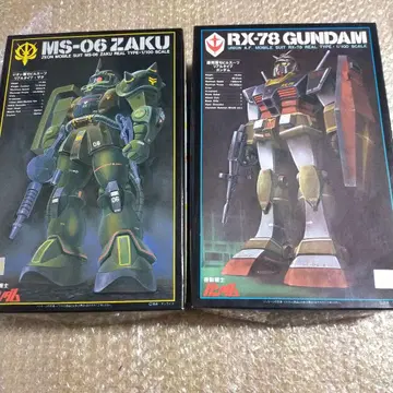 [레어/미조립품] 리얼 타입 건담, 리얼 타입 자쿠 2체 세트!!