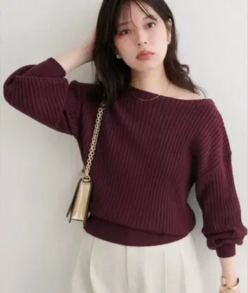 내추럴 꾸뛰르 촉촉 와이드 리브 퍼프 소매 니트 미사용 새상품