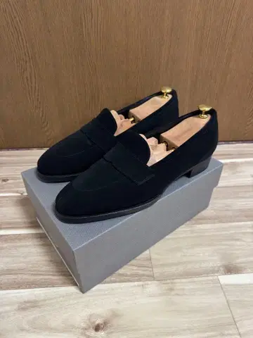 WH 블랙 스웨이드 로퍼 9.5