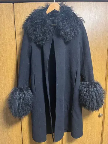DKNY 다나카란뉴욕 퍼 포함 롱 코트 사이즈 s 블랙