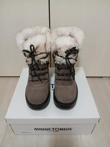 미네통카 보아 레이스업 미들 부츠 [18M17] GREGE 23cm