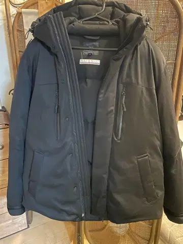 새상품급 RAGEBLUE 블랙 다운 자켓 M 사이즈