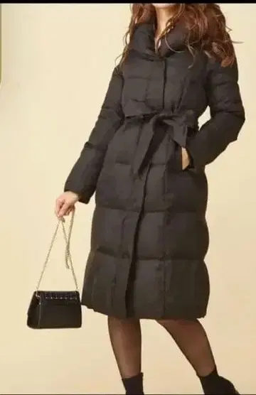 로얄 파티 블랙 다운 자켓 M 사이즈