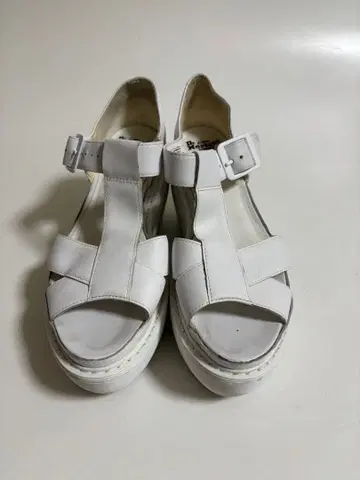 닥터마틴 ADAYA 통굽 가죽 샌들 25cm