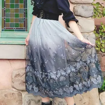 엑시즈팜 그라데이션 튤 플레어 스커트 자수 그린