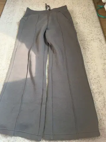 그레이 와이드 레그 스웨트 팬츠