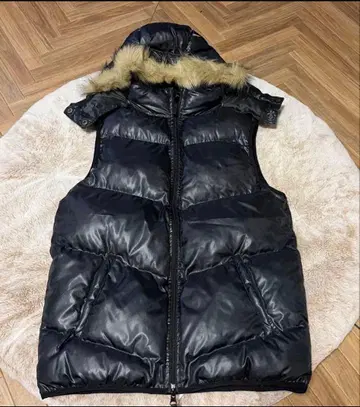 블랙 다운 베스트 후드 부착