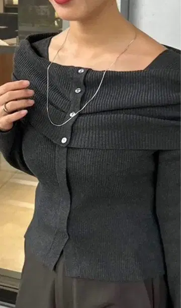 리브 오프숄더 스웨터 다크 그레이