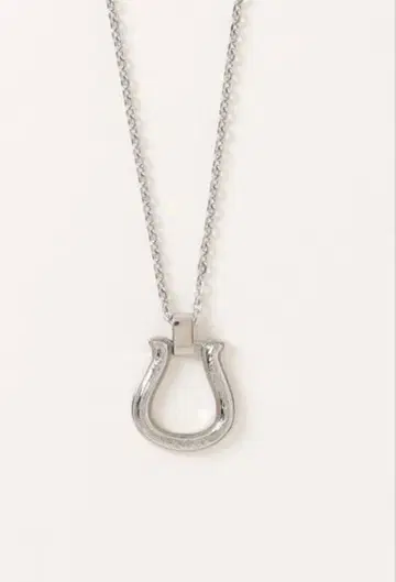 LIONHEART 실버 말발굽 펜던트 목걸이