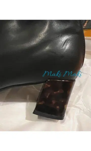 RANDA 마블 무늬 와이드 힐 블랙 숏부츠