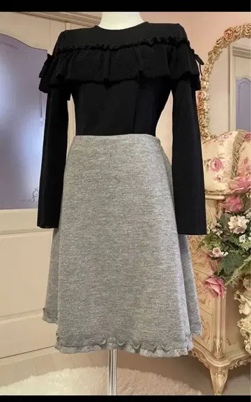 M's 그레이시 새상품급 프릴 플레어 스커트 38