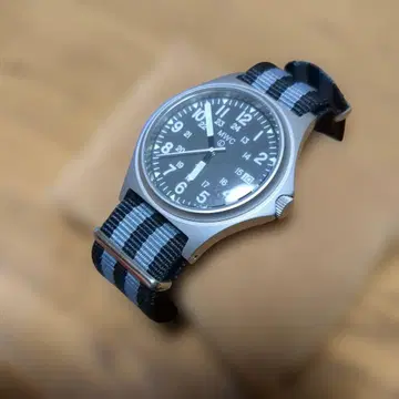 MWC 쿼츠 손목시계 블랙/그레이 나일론 스트랩