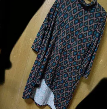 다이아몬드 패턴 하이넥 긴팔 튜닉