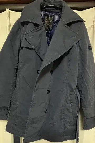 그레이 더블 브레스트 트렌치코트