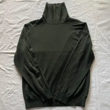에디피스 다크 그린 터틀넥 L