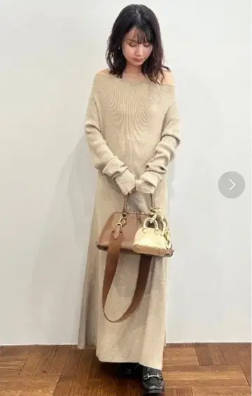 Mila Owen (미라 오웬) 오프숄더 리브 니트 원피스