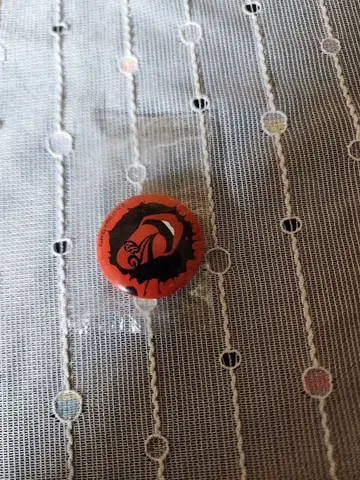 Acid Black Cherry 캔뱃지 미개봉 빨간색