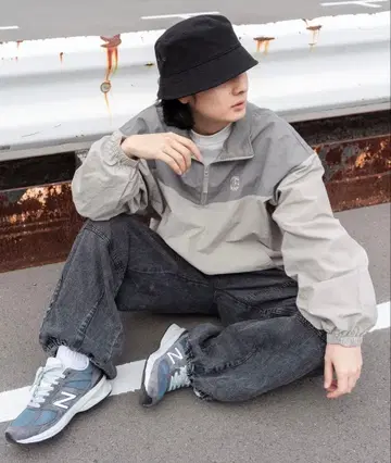 kutir 나일론 하프 지퍼 후드티