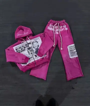 짧은 기장의 핑크 지퍼 후드티 맨투맨 셋업 해외 스트릿 Y2K