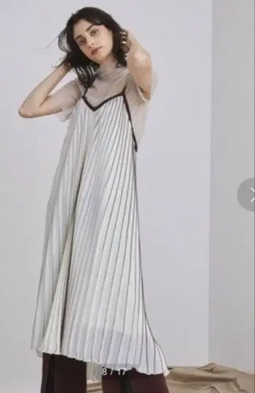 유나이티드 도쿄 아파트 컬러 플리츠 원피스