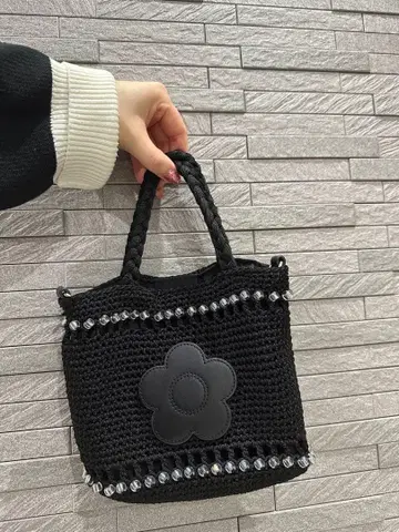 MAY QUANT 플라워 모티브 숄더백 블랙