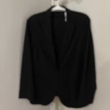 유니클로 블랙 테일러드 자켓