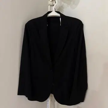 유니클로 블랙 테일러드 자켓