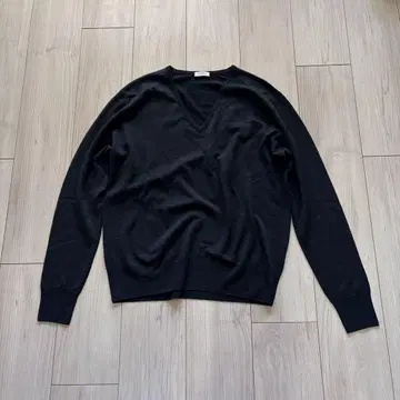 크루치아니 울 V넥 니트 하이 게이지 블랙 46