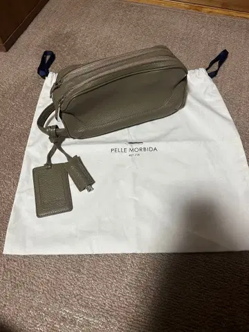 새상품급 페레 모르비다 PELLE MORBIDA 클러치백