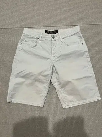 JACOB COHEN 화이트 숏팬츠