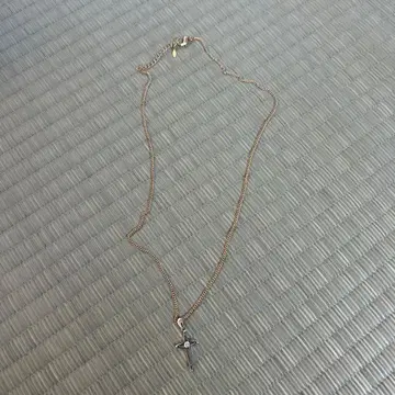 크로스 모티브 목걸이 스톤 포함 새상품급