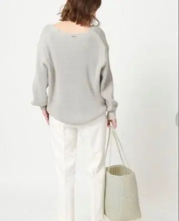 새상품급 MUSE 두지엠 클라세 리브 V넥 스웨터