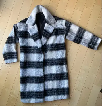 체크 무늬 롱 코트