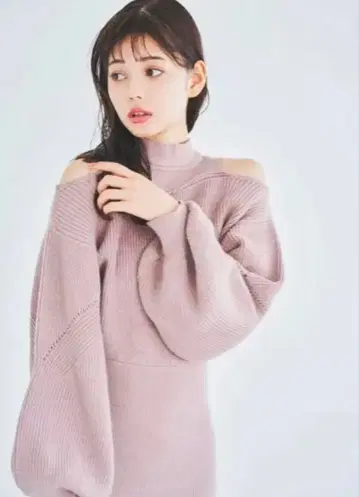 dazzlin 다즐린 숄더 오픈 리본 원피스 니트 원피스