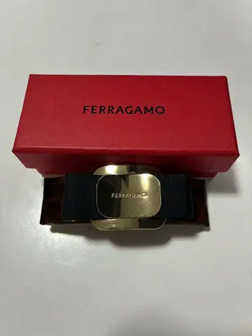 [새상품급] FERRAGAMO 골드 리본 헤어 클립
