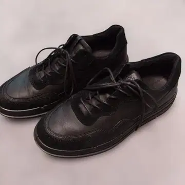 ECCO 블랙 가죽 스니커즈 EU40 25.5cm