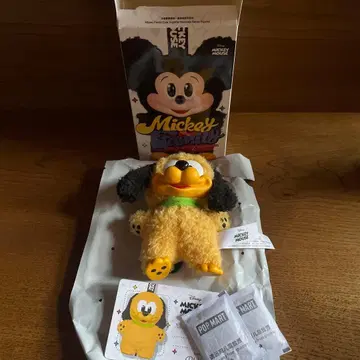 POP MART 미키 패밀리 플루토