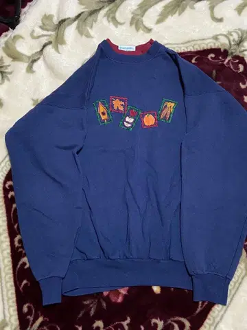 구제 의류 네이비 자수 맨투맨